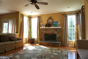 331 Quail Dr N, Phoenixville, PA 19460 - Photo 5