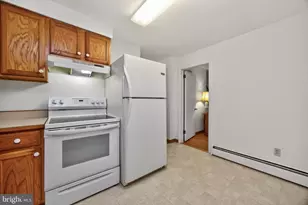 234 W Chestnut St, Souderton, PA 18964 - Photo 5