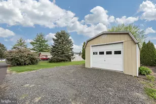 234 W Chestnut St, Souderton, PA 18964 - Photo 37