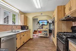 6 Overbrook Pkwy, Wynnewood, PA 19096 - Photo 17