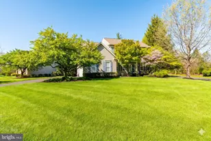 602 Dunburry Dr, Ambler, PA 19002 - Photo 3