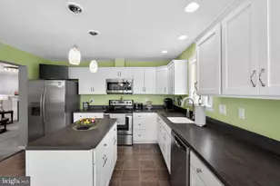 411 Honeysuckle Ln, Blue Bell, PA 19422 - Photo 9