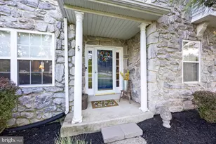 356 Robin Ln, Collegeville, PA 19426 - Photo 3