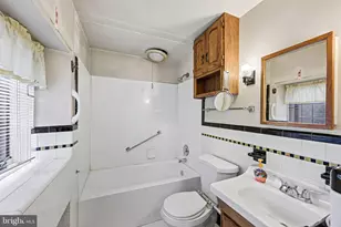 123 Montgomery Ave, Norristown, PA 19401 - Photo 31