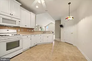 330 Pebble Beach Dr, Linfield, PA 19468 - Photo 17
