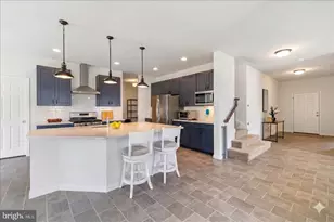 1083 Smyth Ln, Pennsburg, PA 18073 - Photo 11