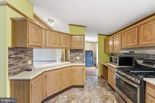 36 Bentwood Cir, Harleysville, PA 19438 - Photo 7
