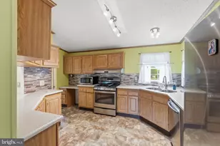 36 Bentwood Cir, Harleysville, PA 19438 - Photo 5