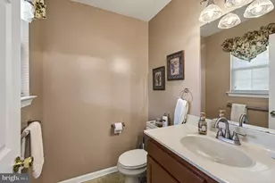197 W 8th St, Pennsburg, PA 18073 - Photo 9
