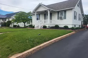 1029 E Philadelphia Ave, Gilbertsville, PA 19525 - Photo 3
