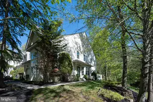 142 Green Valley Cir, Dresher, PA 19025 - Photo 3