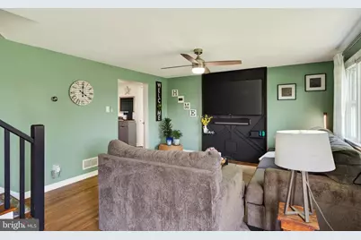 83 Hawthorne Avenue, Gilbertsville, PA 19525 - Photo 3