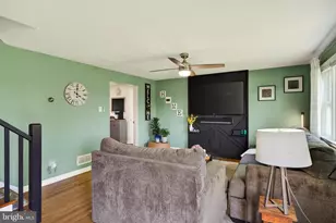 83 Hawthorne Ave, Gilbertsville, PA 19525 - Photo 3