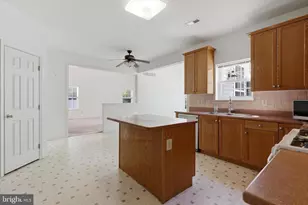 20 Crimson Dr, Norristown, PA 19401 - Photo 9