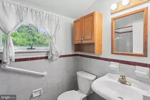 351 Golf View Rd, Lafayette Hill, PA 19444 - Photo 27