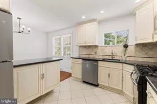 1325 Osbourne Ave, Abington, PA 19001 - Photo 9