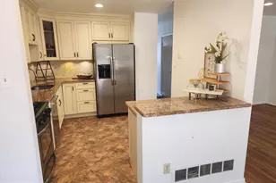 25 Forsythia Ct, Lafayette Hill, PA 19444 - Photo 3