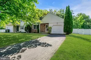 108 Windsor Cir, North Wales, PA 19454 - Photo 3
