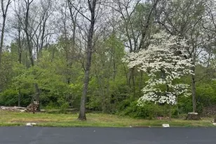 527 Ramblewood Ln, North Wales, PA 19454 - Photo 3