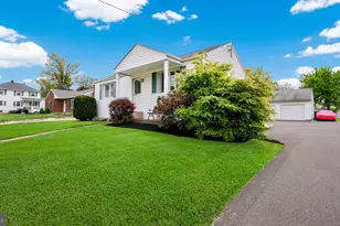 223 Fitzwatertown Rd, Willow Grove, PA 19090 - Photo 3