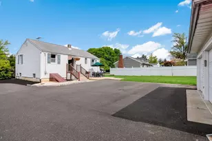 223 Fitzwatertown Rd, Willow Grove, PA 19090 - Photo 23