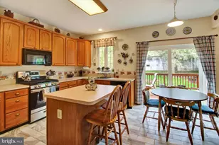 107 Castle Dr, North Wales, PA 19454 - Photo 7