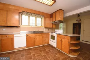 105 E Logan St, Norristown, PA 19401 - Photo 43
