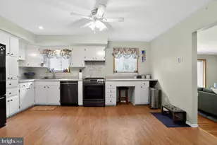 813 Mockingbird Ln, Norristown, PA 19403 - Photo 13