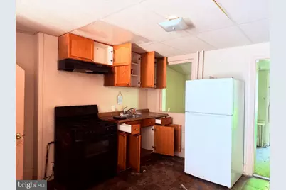 325 E Moore Street, Norristown, PA 19401 - Photo 17