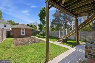 272 E North Ln, Conshohocken, PA 19428 - Photo 25