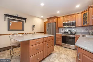 225 Parkview Ct, Harleysville, PA 19438 - Photo 9