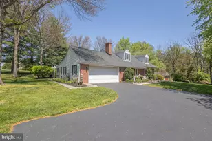 225 Parkview Ct, Harleysville, PA 19438 - Photo 3