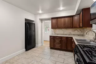 640 Astor St, Norristown, PA 19401 - Photo 11