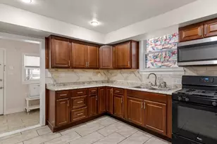 640 Astor St, Norristown, PA 19401 - Photo 9