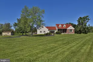 801 Upper Mainland Rd, Harleysville, PA 19438 - Photo 1