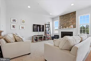 115 Mainland Square Dr, Harleysville, PA 19438 - Photo 3