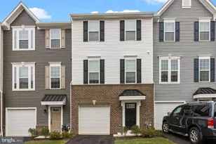 109 Almond Dr, Lansdale, PA 19446 - Photo 1