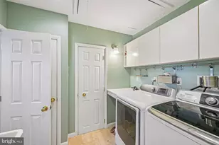 2 Flamingo Rd, Hatboro, PA 19040 - Photo 29