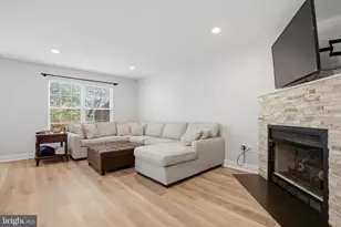 325 Green View Ct, Plymouth Meeting, PA 19462 - Photo 9