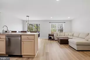 325 Green View Ct, Plymouth Meeting, PA 19462 - Photo 5