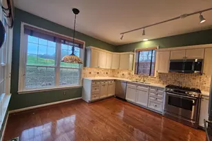 223 Pinecrest Ln, Lansdale, PA 19446 - Photo 3