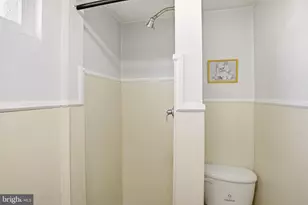 3217 W Mt Kirk Ave, Norristown, PA 19403 - Photo 19