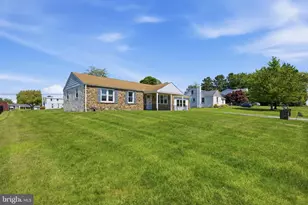 3217 W Mt Kirk Ave, Norristown, PA 19403 - Photo 5