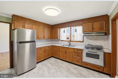 3217 W Mount Kirk Avenue, Norristown, PA 19403 - Photo 15