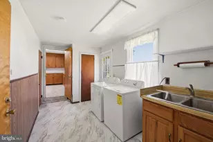 3217 W Mt Kirk Ave, Norristown, PA 19403 - Photo 17