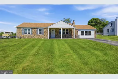 3217 W Mount Kirk Avenue, Norristown, PA 19403 - Photo 3