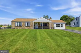 3217 W Mt Kirk Ave, Norristown, PA 19403 - Photo 3