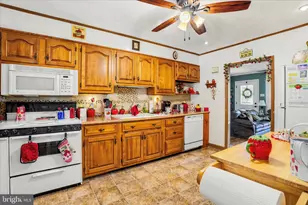 654 Oakdale Ave, Pottstown, PA 19464 - Photo 11