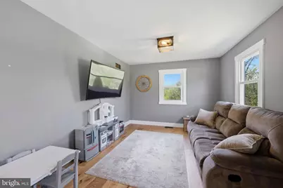 307 E Mount Kirk Avenue, Norristown, PA 19403 - Photo 7