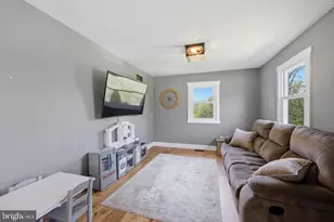307 E Mt Kirk Ave, Norristown, PA 19403 - Photo 7